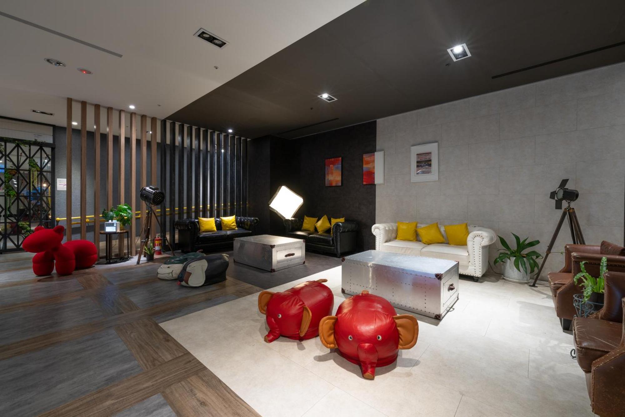 Ningcui Business Hotel Тайчжун Екстер'єр фото
